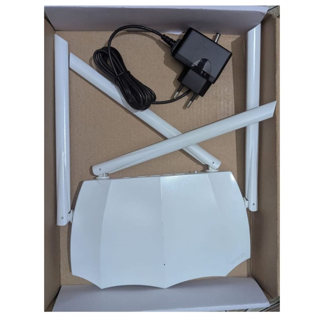 TENDA AC5 AC1200Mbps Smart Dual band Wi-Fi Router, Extender, ( Branded Used 10/10 )